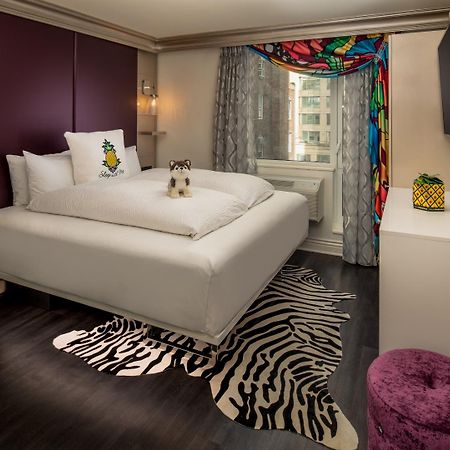 Staypineapple, An Artful Hotel, Midtown Нью-Йорк Экстерьер фото