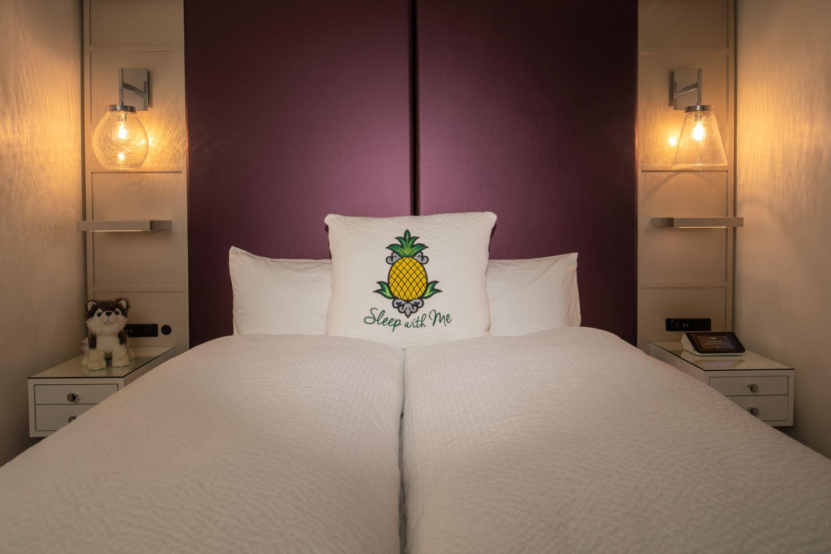 Staypineapple, An Artful Hotel, Midtown Нью-Йорк Экстерьер фото