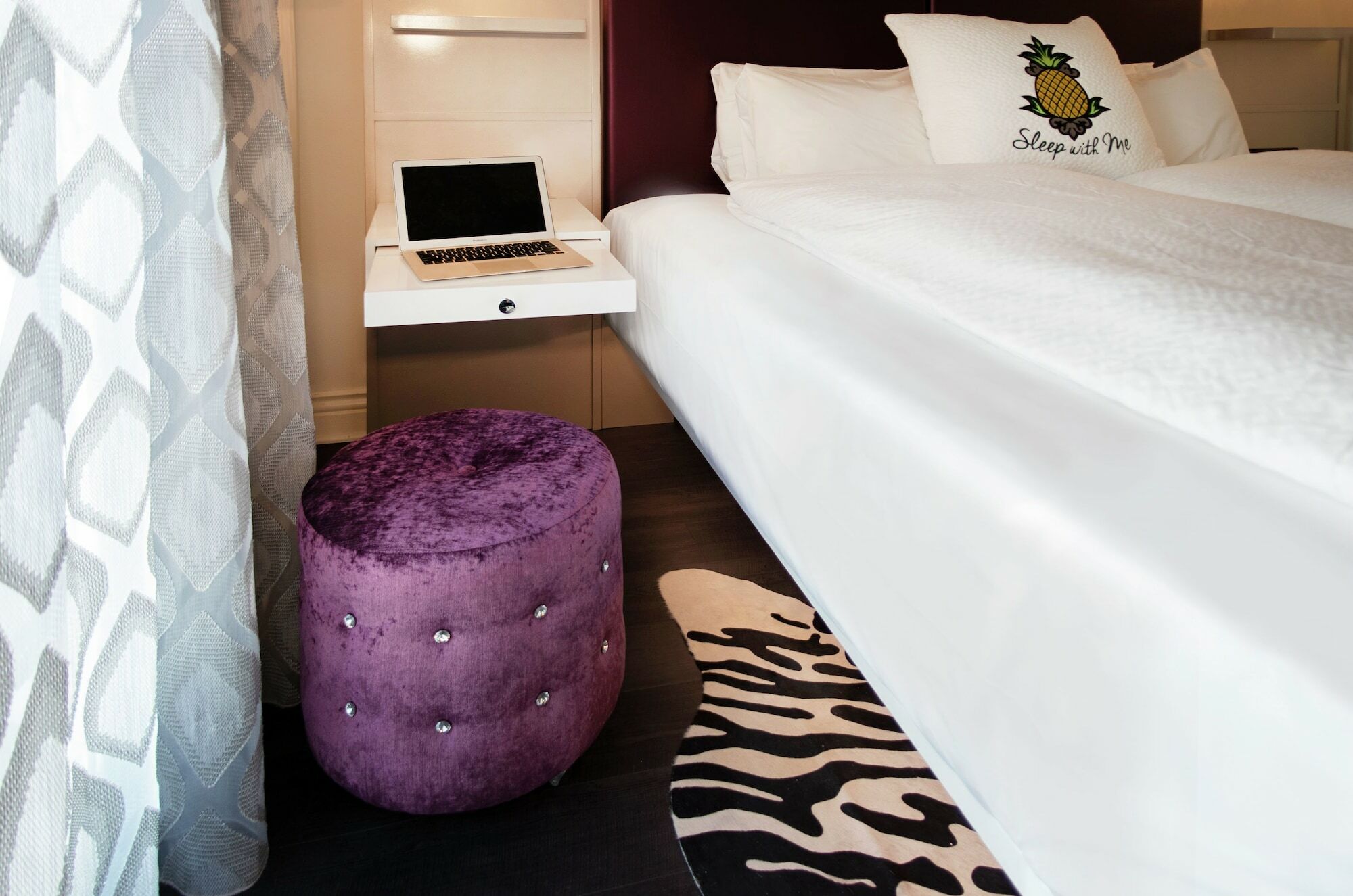 Staypineapple, An Artful Hotel, Midtown Нью-Йорк Экстерьер фото